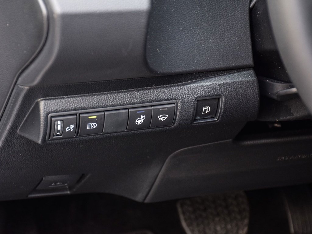 2025 Toyota Corolla Hybrid LE AWD in Mississauga, Ontario - 18 - w1024h768px