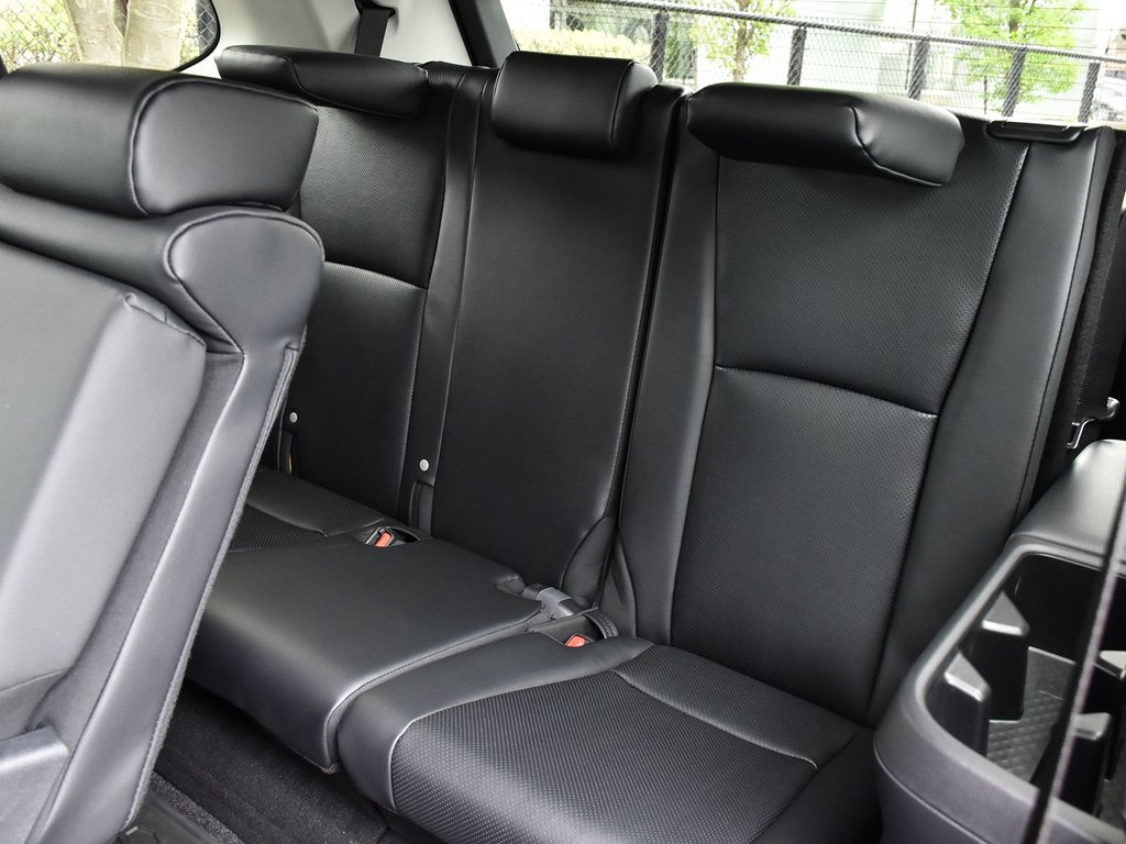 2025 Toyota GRAND HIGHLANDER HYBRID XLE AWD in Mississauga, Ontario - 13 - w1024h768px