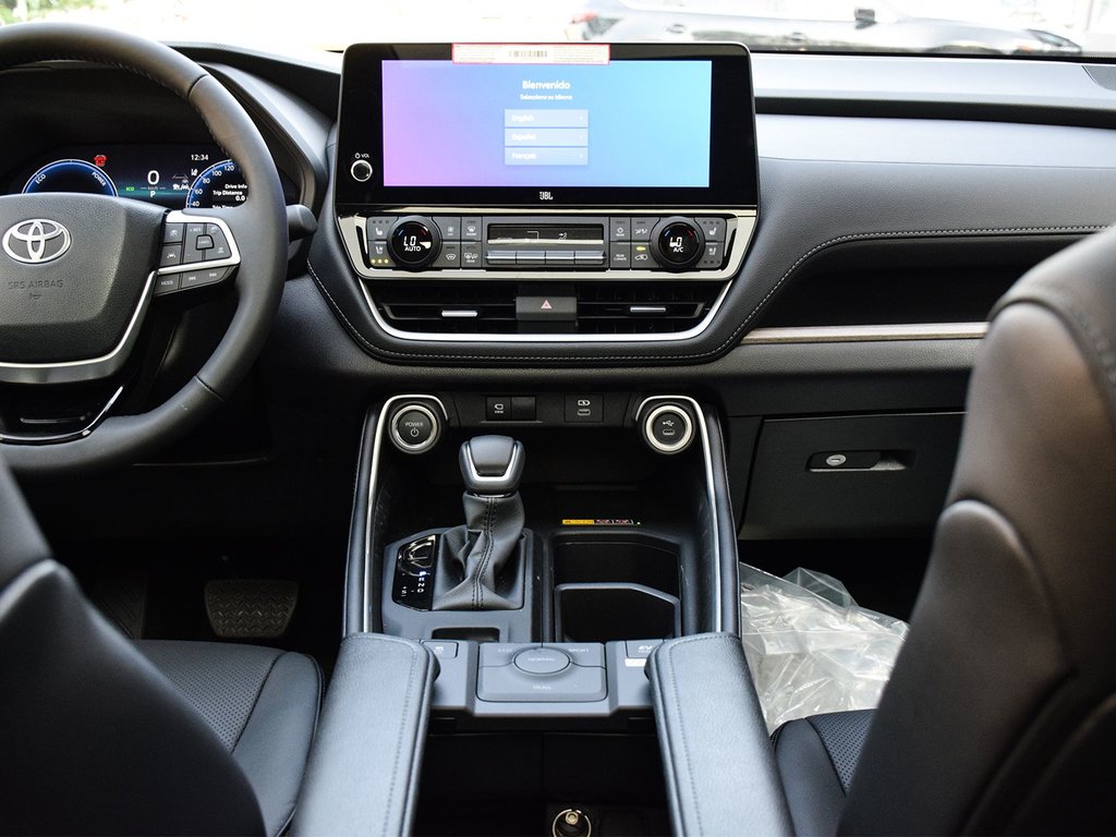 2025 Toyota GRAND HIGHLANDER HYBRID Limited 7P in Mississauga, Ontario - 13 - w1024h768px