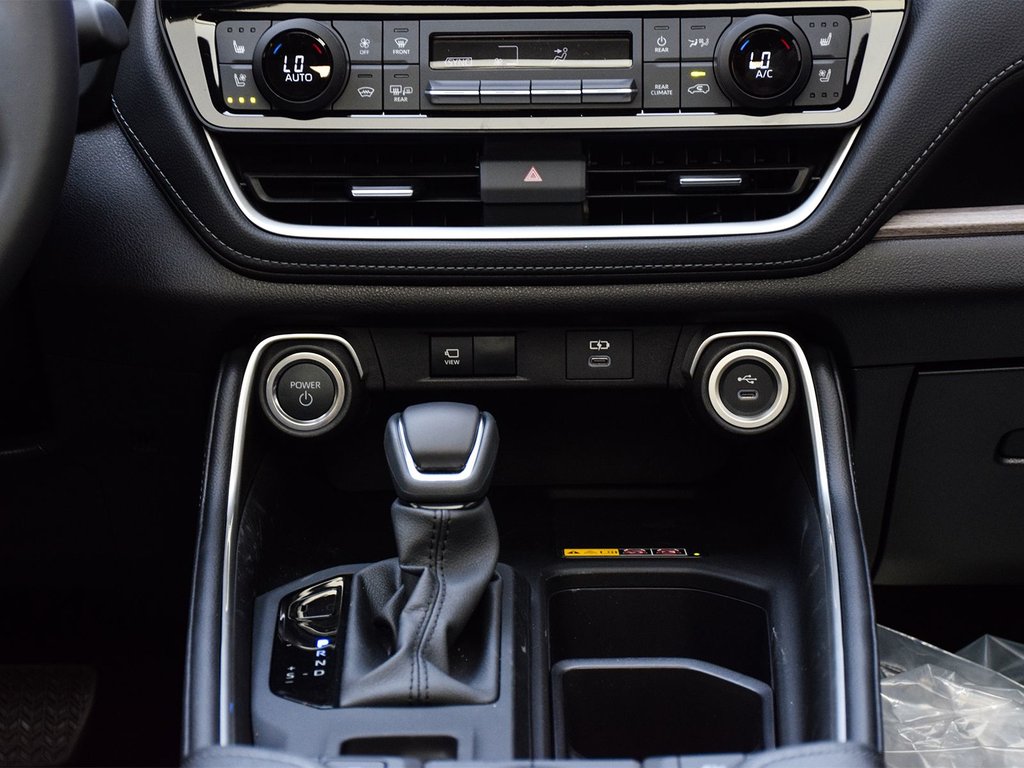 2025 Toyota GRAND HIGHLANDER HYBRID Limited 7P in Mississauga, Ontario - 14 - w1024h768px