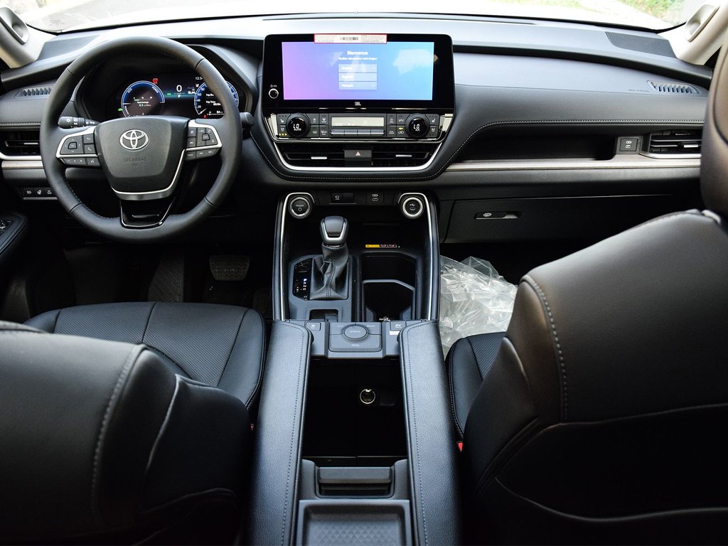 2025 Toyota GRAND HIGHLANDER HYBRID Limited 7P in Mississauga, Ontario - 12 - w1024h768px