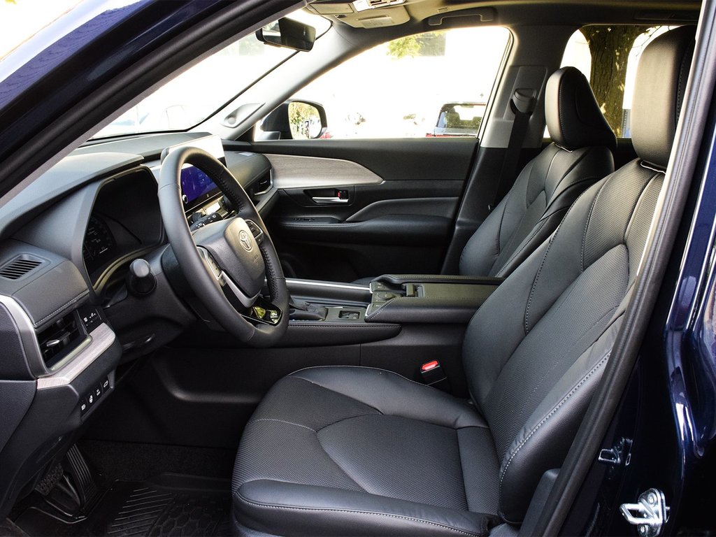 2025 Toyota GRAND HIGHLANDER HYBRID Limited 7P in Mississauga, Ontario - 8 - w1024h768px