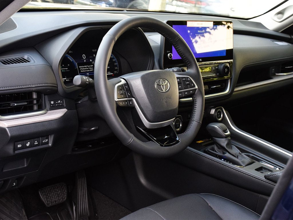 2025 Toyota GRAND HIGHLANDER HYBRID Limited 7P in Mississauga, Ontario - 7 - w1024h768px