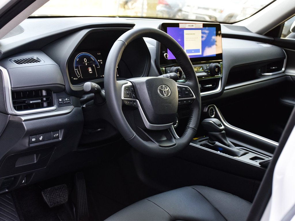 2025 Toyota GRAND HIGHLANDER HYBRID XLE in Mississauga, Ontario - 7 - w1024h768px