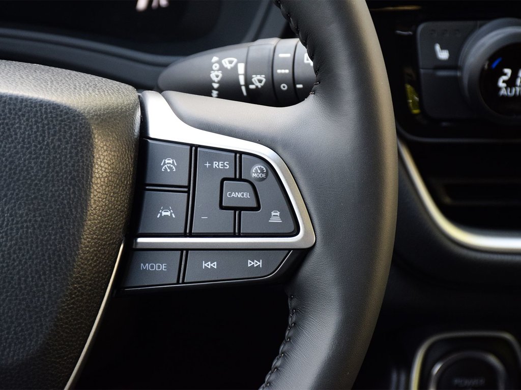 2025 Toyota Grand Highlander Hybrid XLE in Mississauga, Ontario - 22 - w1024h768px
