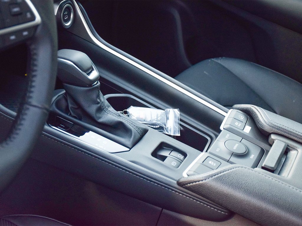 2026 Toyota Grand Highlander Hybrid Limited in Mississauga, Ontario - 8 - w1024h768px