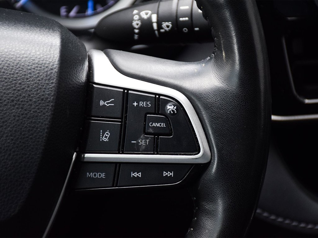 2023 Toyota Highlander hybrid XLE in Mississauga, Ontario - 20 - w1024h768px