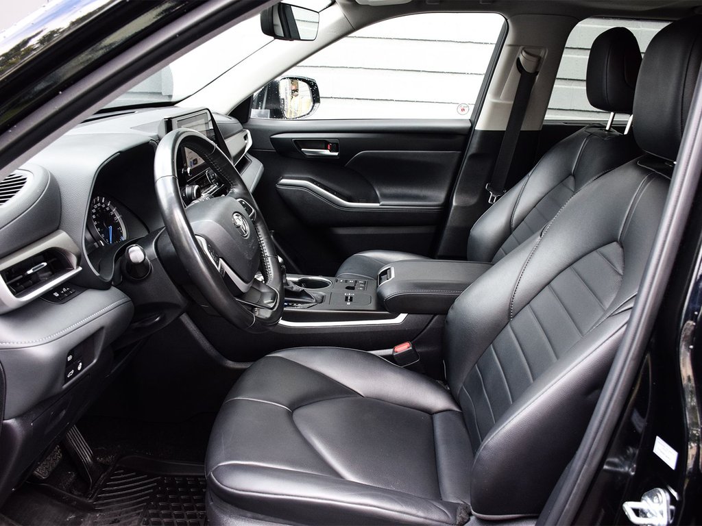 2023 Toyota Highlander hybrid XLE in Mississauga, Ontario - 6 - w1024h768px