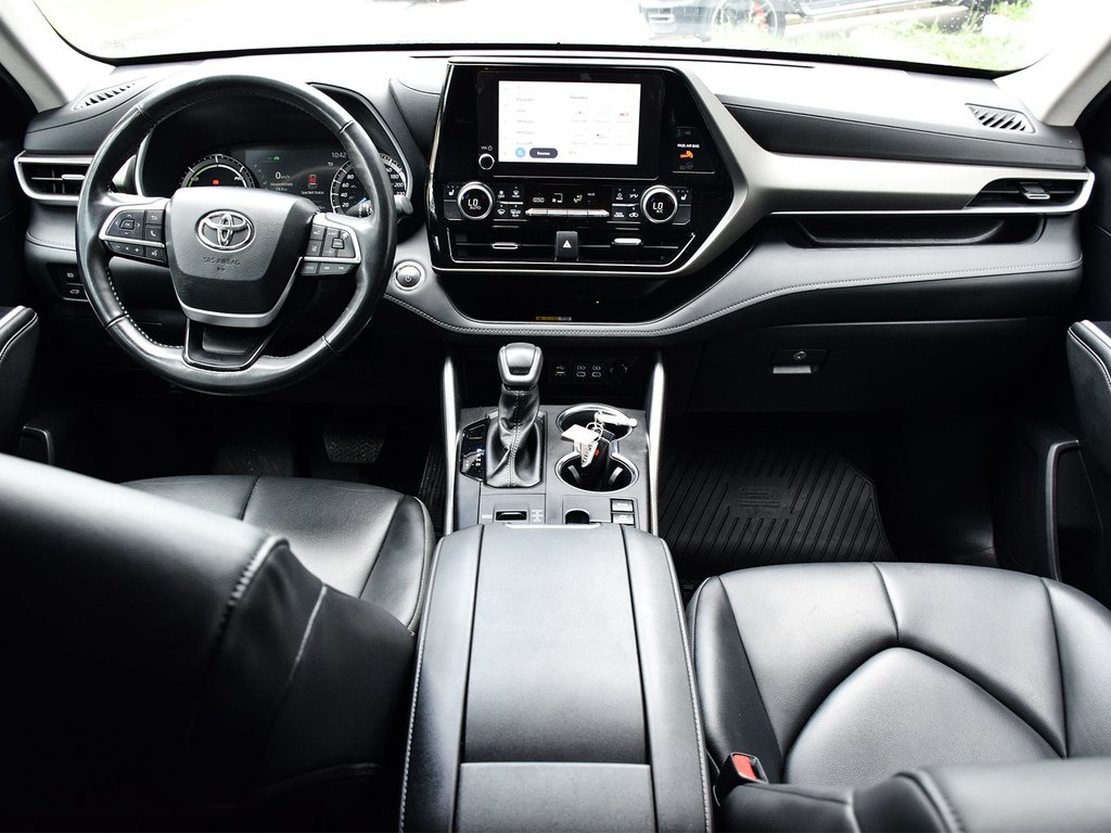 2023 Toyota Highlander hybrid XLE in Mississauga, Ontario - 11 - w1024h768px