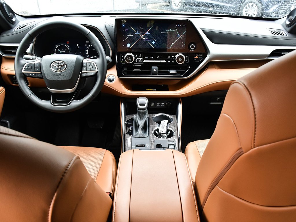 2024 Toyota Highlander hybrid Platinum AWD in Mississauga, Ontario - 13 - w1024h768px