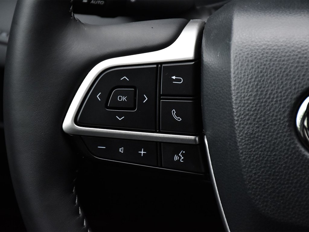 2025 Toyota Highlander hybrid XLE AWD in Mississauga, Ontario - 18 - w1024h768px