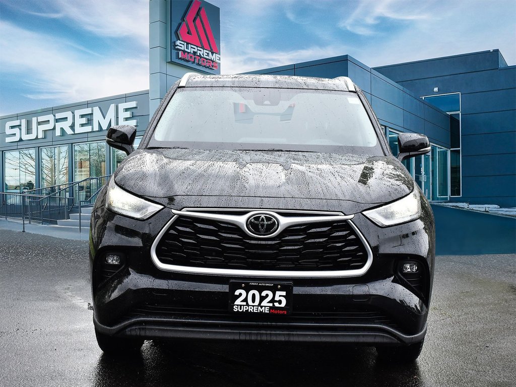 2025 Toyota Highlander hybrid XLE AWD in Mississauga, Ontario - 2 - w1024h768px