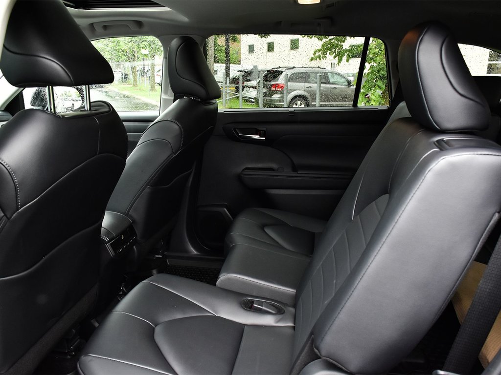 2025 Toyota Highlander hybrid XLE AWD in Mississauga, Ontario - 11 - w1024h768px