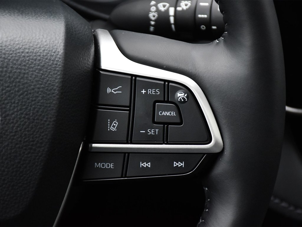 2025 Toyota Highlander hybrid XLE AWD in Mississauga, Ontario - 19 - w1024h768px