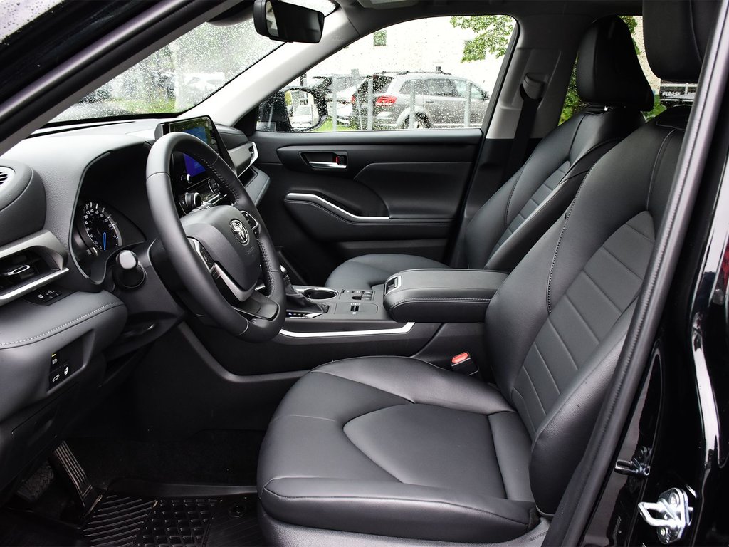 2025 Toyota Highlander hybrid XLE AWD in Mississauga, Ontario - 6 - w1024h768px