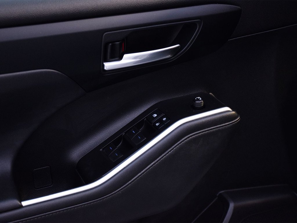 2022 Toyota Highlander XLE in Mississauga, Ontario - 10 - w1024h768px