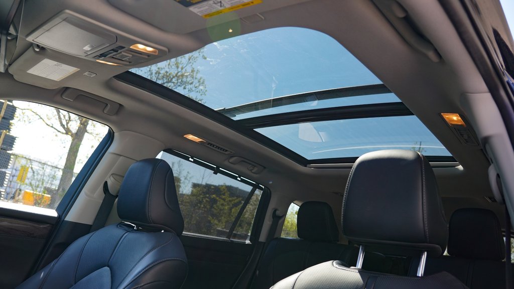 2023 Toyota Highlander Hybrid Limited in Mississauga, Ontario - 14 - w1024h768px