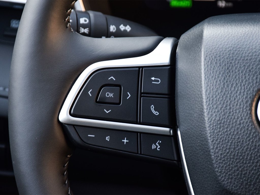 2025 Toyota Highlander hybrid Limited in Mississauga, Ontario - 22 - w1024h768px