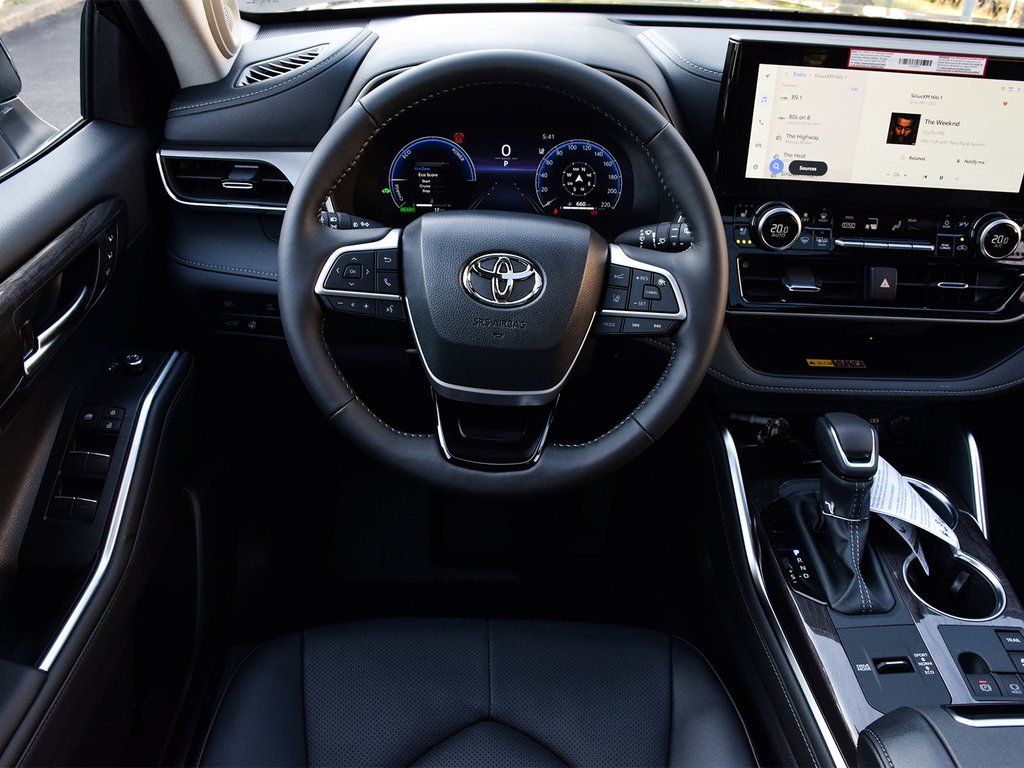 2025 Toyota Highlander hybrid Limited in Mississauga, Ontario - 19 - w1024h768px