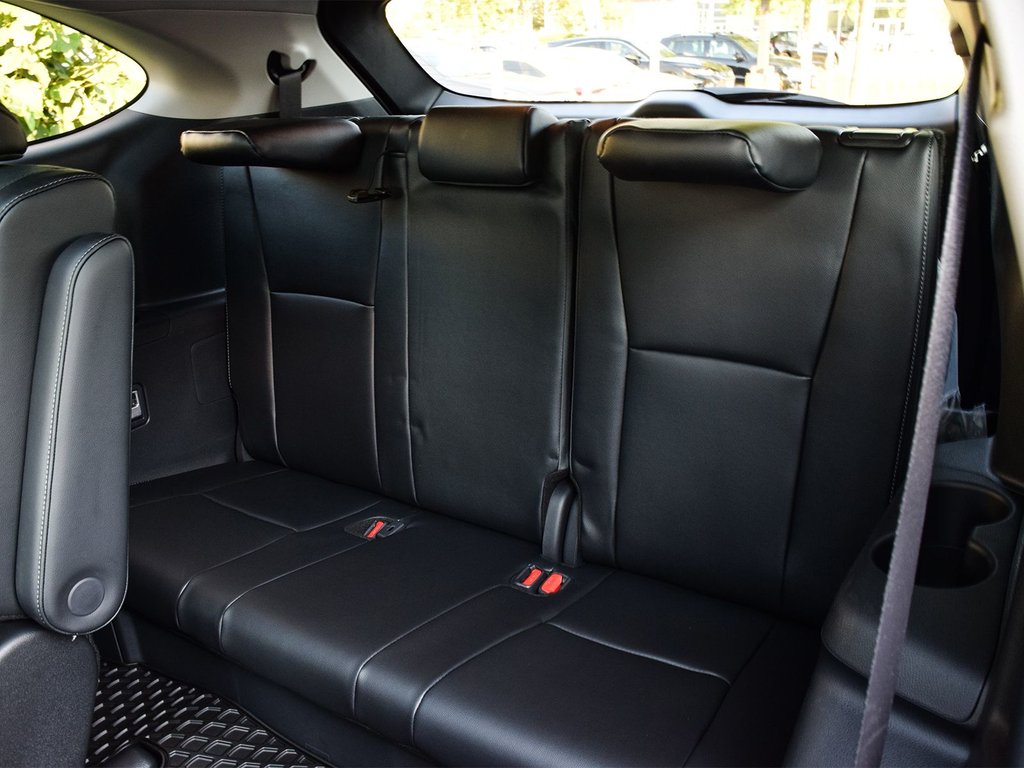 2025 Toyota Highlander hybrid Limited in Mississauga, Ontario - 13 - w1024h768px