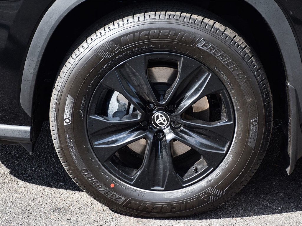 2025 Toyota Highlander hybrid XLE in Mississauga, Ontario - 6 - w1024h768px