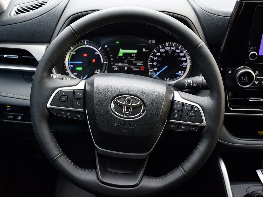 2025 Toyota Highlander hybrid XLE in Mississauga, Ontario - 17 - w1024h768px