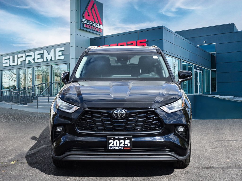 2025 Toyota Highlander hybrid XLE in Mississauga, Ontario - 3 - w1024h768px
