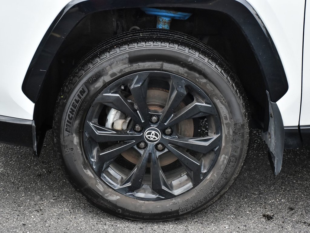 2023 Toyota RAV4 Hybrid SE in Mississauga, Ontario - 6 - w1024h768px