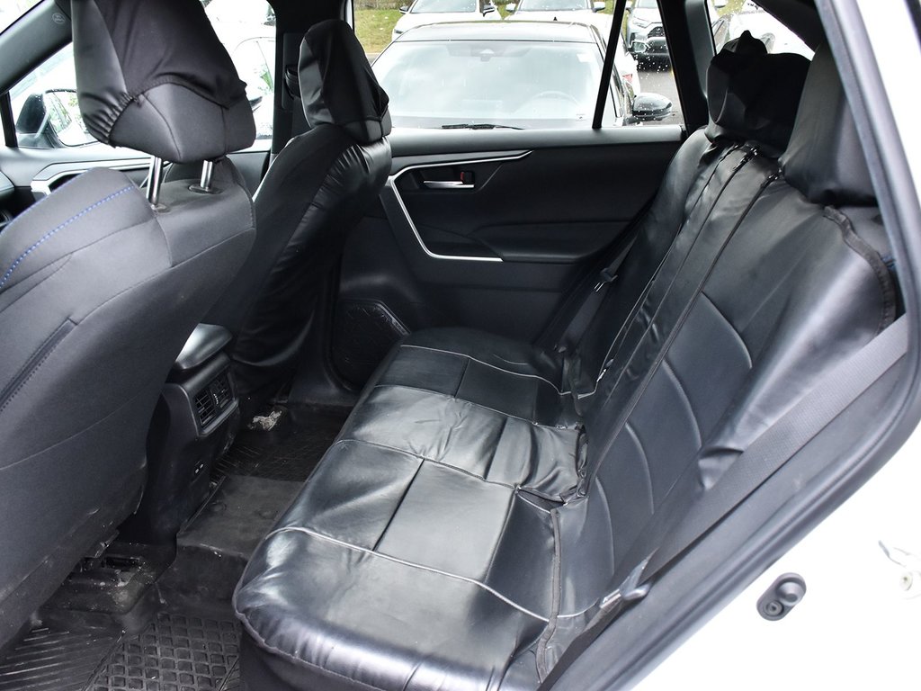 2023 Toyota RAV4 Hybrid SE in Mississauga, Ontario - 13 - w1024h768px