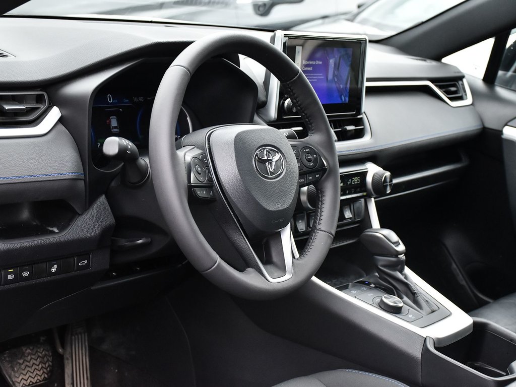 2023 Toyota RAV4 Hybrid SE in Mississauga, Ontario - 7 - w1024h768px