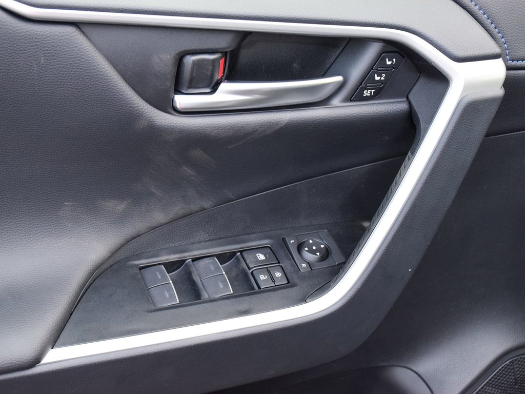 2025 Toyota RAV4 Hybrid Hybrid XSE TECH AWD in Mississauga, Ontario - 11 - w1024h768px