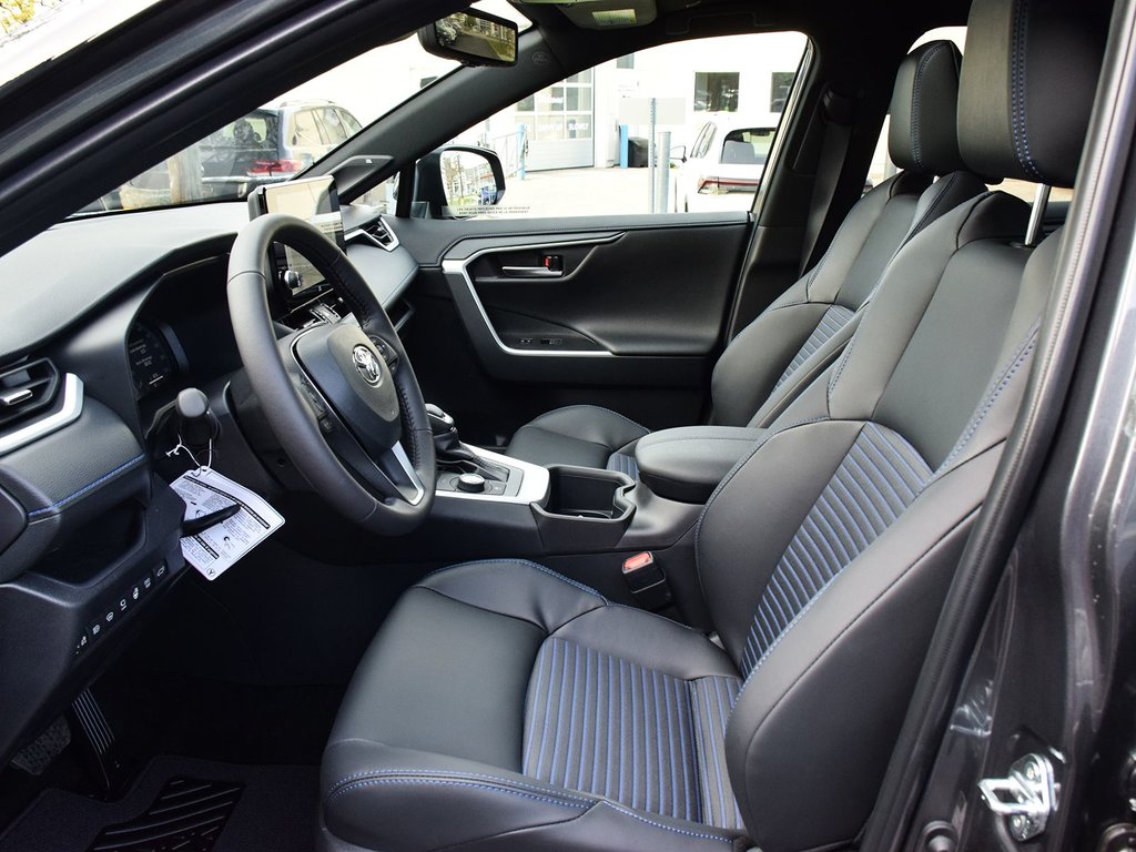 2025 Toyota RAV4 Hybrid Hybrid XSE TECH AWD in Mississauga, Ontario - 8 - w1024h768px