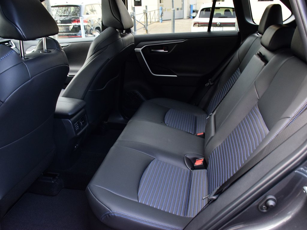 2025 Toyota RAV4 Hybrid Hybrid XSE TECH AWD in Mississauga, Ontario - 12 - w1024h768px