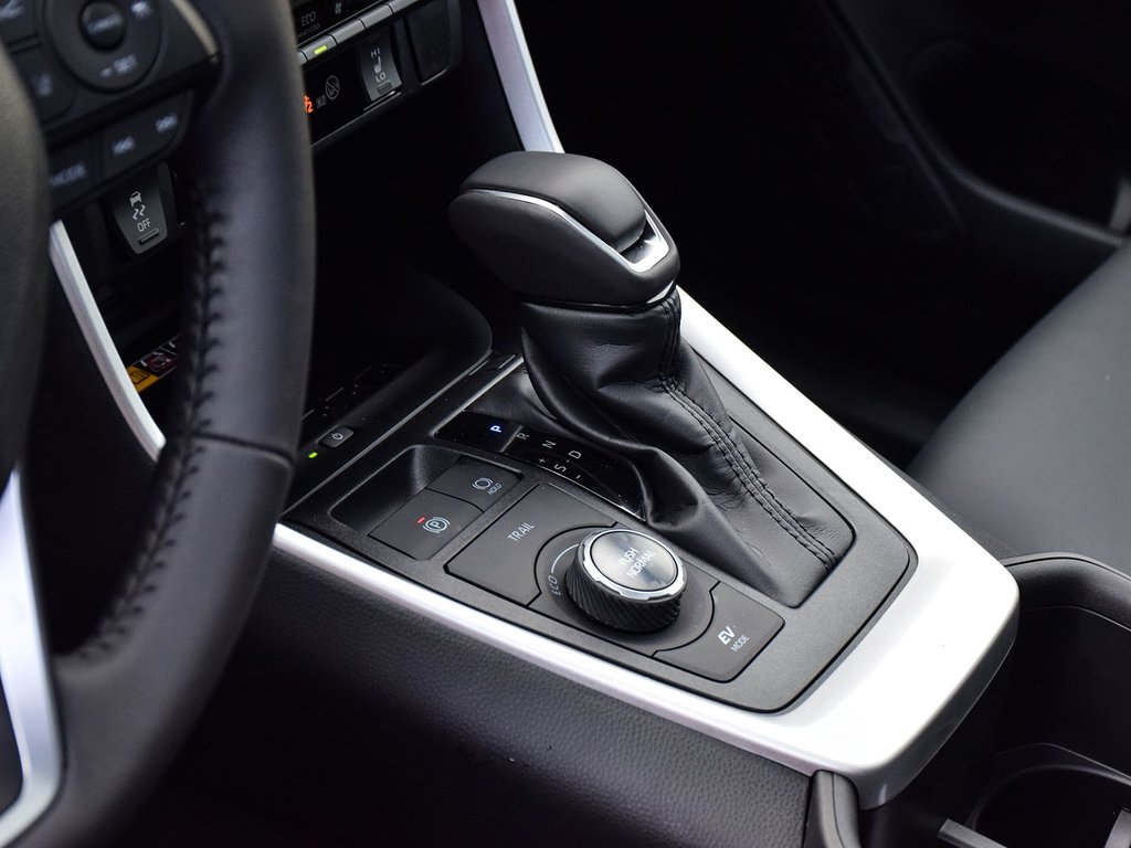 2025 Toyota RAV4 Hybrid Hybrid XSE TECH AWD in Mississauga, Ontario - 9 - w1024h768px