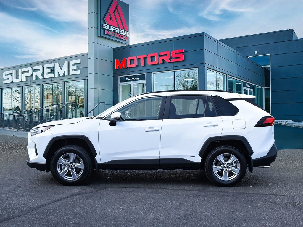 2025 Toyota RAV4 Hybrid Hybrid XLE AWD in Mississauga, Ontario - 3 - w1024h768px