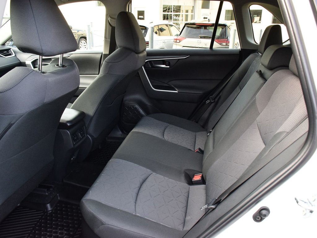 2025 Toyota RAV4 Hybrid Hybrid XLE AWD in Mississauga, Ontario - 12 - w1024h768px
