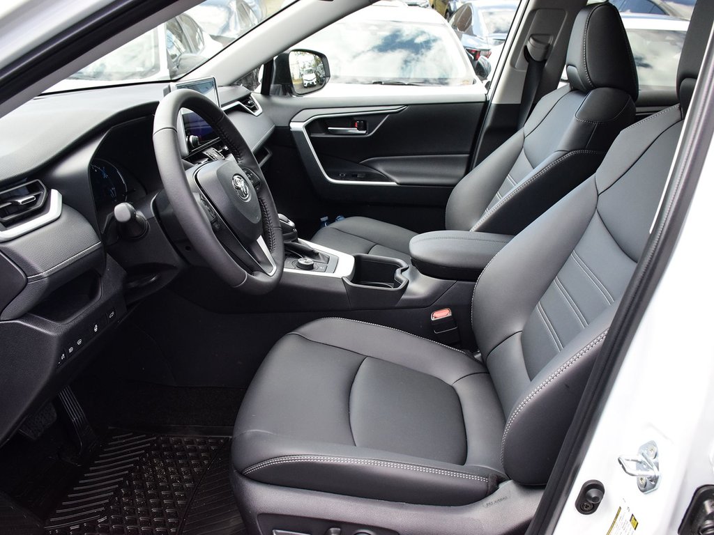 2025 Toyota RAV4 Hybrid XLE PREMIUM AWD in Mississauga, Ontario - 8 - w1024h768px