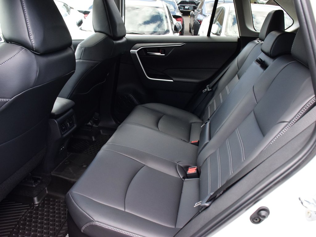 2025 Toyota RAV4 Hybrid XLE PREMIUM AWD in Mississauga, Ontario - 12 - w1024h768px