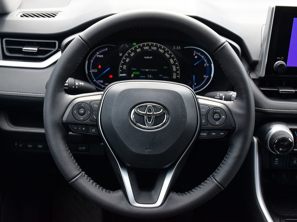 2025 Toyota RAV4 Hybrid XLE PREMIUM AWD in Mississauga, Ontario - 17 - w1024h768px
