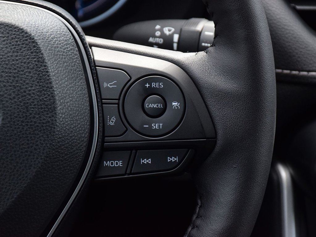 2025 Toyota RAV4 Hybrid XLE PREMIUM AWD in Mississauga, Ontario - 20 - w1024h768px