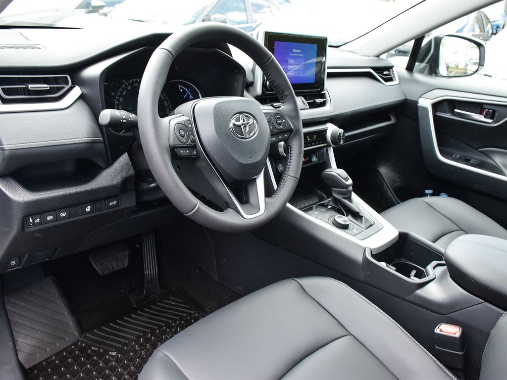 2025 Toyota RAV4 Hybrid XLE PREMIUM AWD in Mississauga, Ontario - 7 - w1024h768px