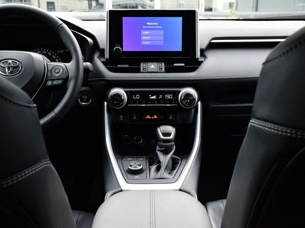 2025 Toyota RAV4 Hybrid XLE Premium in Mississauga, Ontario - 13 - w1024h768px