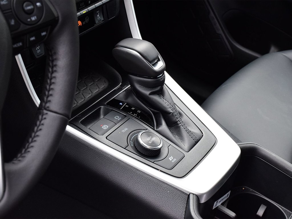 2025 Toyota RAV4 Hybrid XLE Premium in Mississauga, Ontario - 8 - w1024h768px