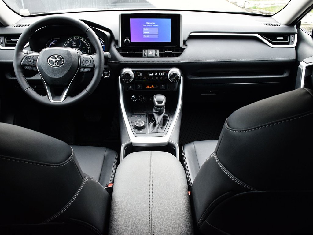 2025 Toyota RAV4 Hybrid XLE Premium in Mississauga, Ontario - 12 - w1024h768px