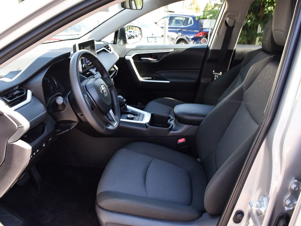 2025 Toyota RAV4 Hybrid XLE in Mississauga, Ontario - 8 - w1024h768px