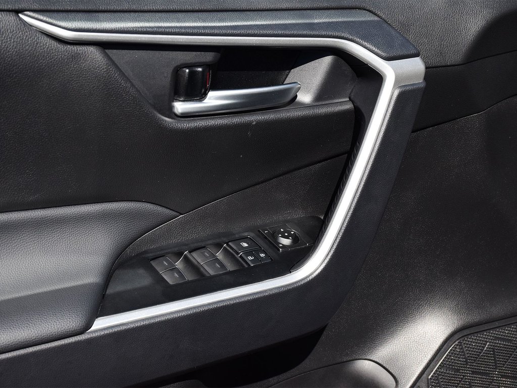 2025 Toyota RAV4 Hybrid XLE in Mississauga, Ontario - 10 - w1024h768px