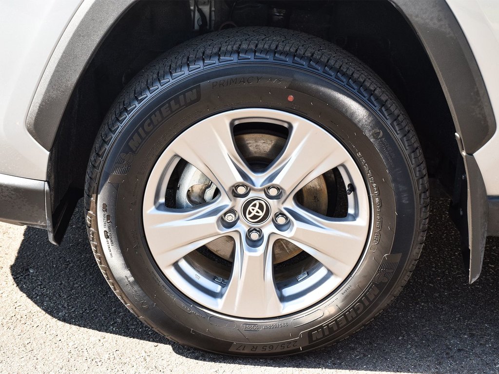 2025 Toyota RAV4 Hybrid XLE in Mississauga, Ontario - 6 - w1024h768px