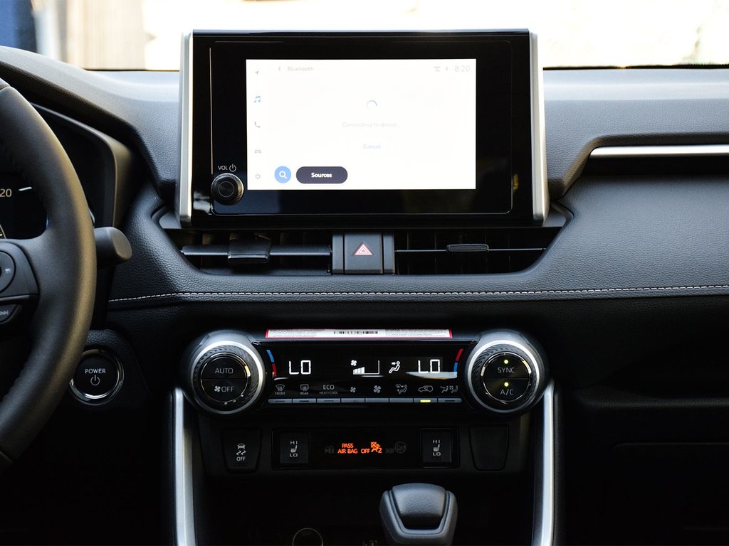 2025 Toyota RAV4 Hybrid XLE in Mississauga, Ontario - 15 - w1024h768px
