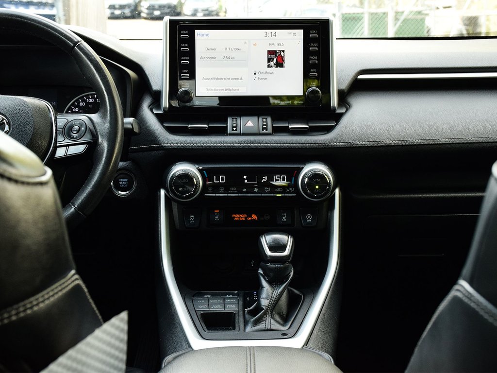 2021 Toyota RAV4 XLE in Mississauga, Ontario - 14 - w1024h768px