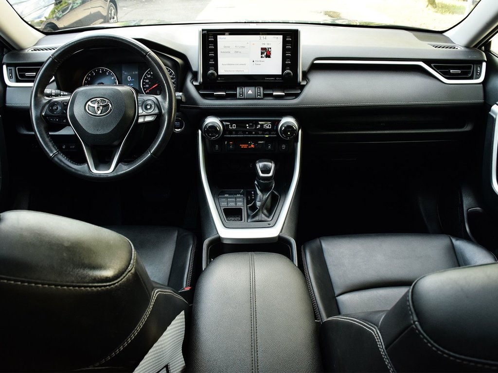 2021 Toyota RAV4 XLE in Mississauga, Ontario - 13 - w1024h768px